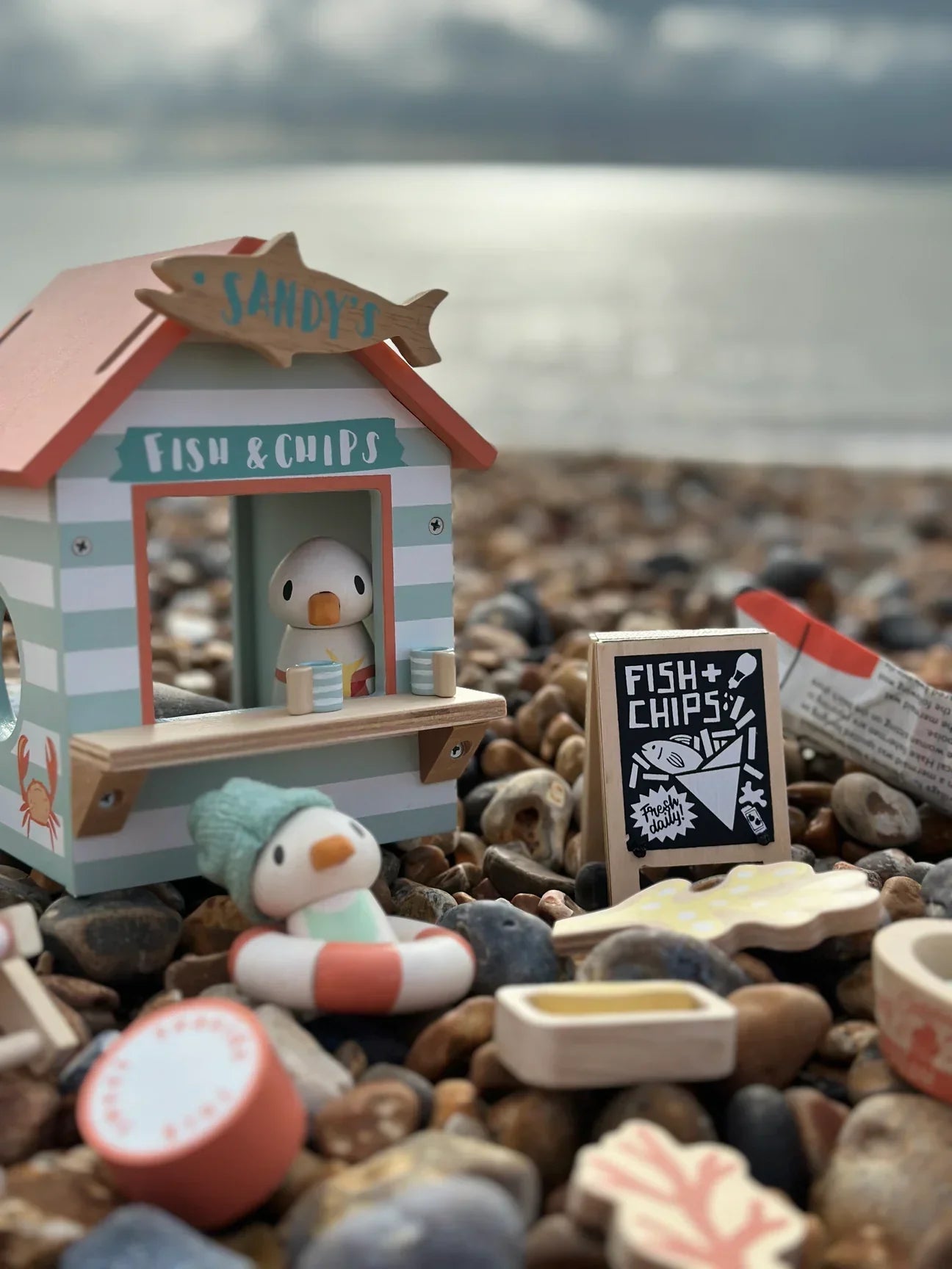 Wooden Beach Hut Play Set - Sandy's Fish and Chips