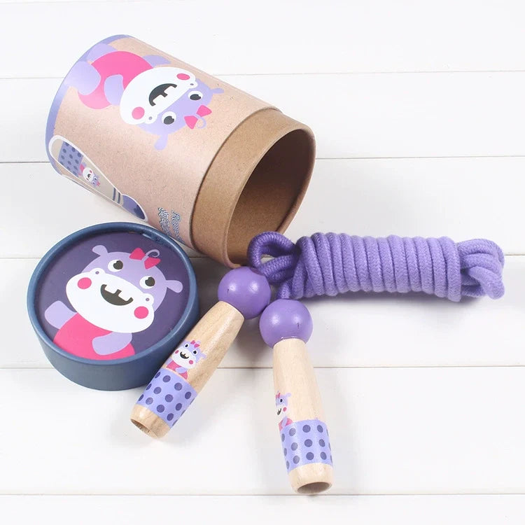 Wooden Skipping Rope, Hippo Design, Beech Handles, Cotton Rope, Adjustable 3, 5 m, Ages 3+, close-up detail