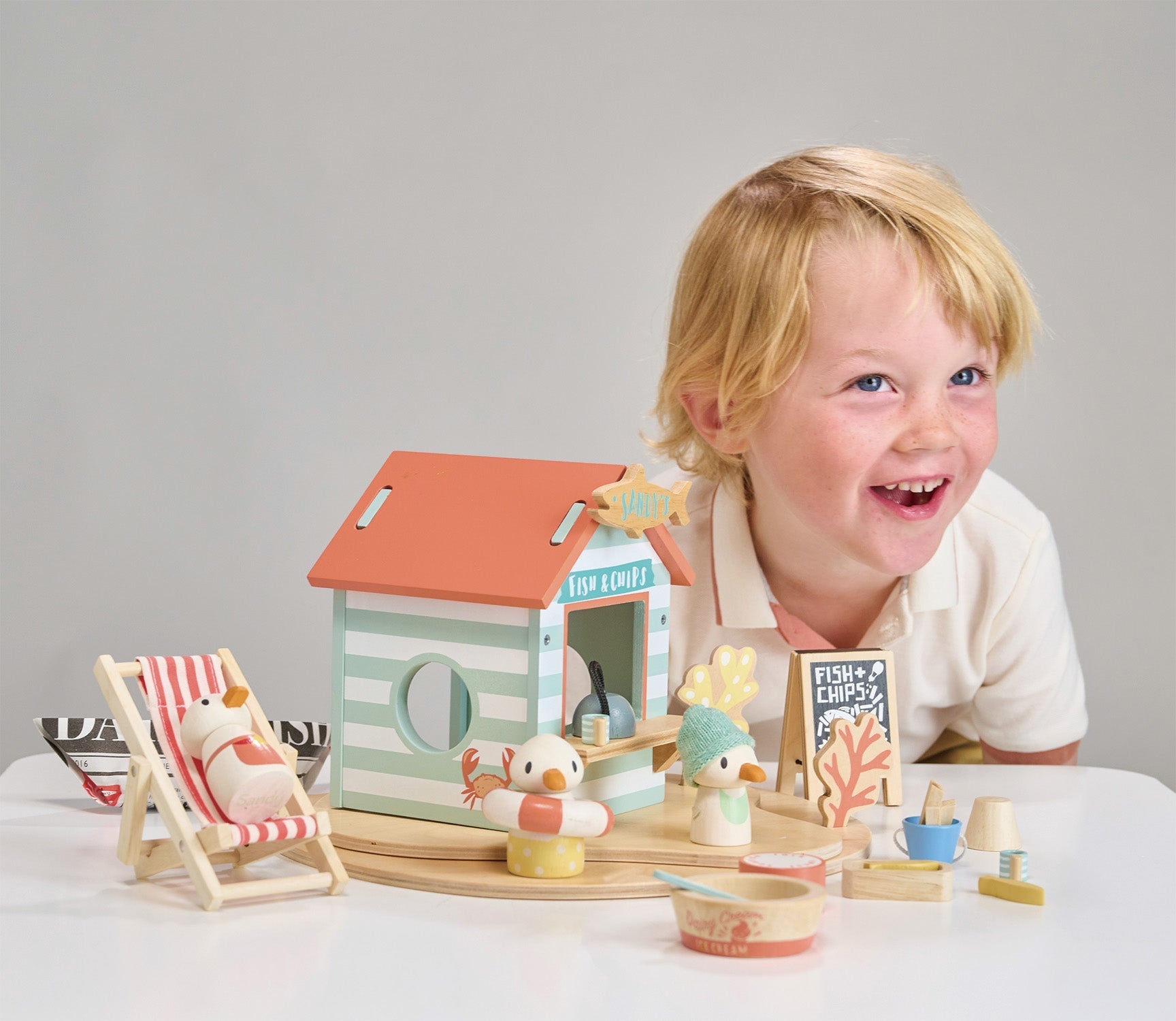 Wooden Beach Hut Play Set - Sandy's Fish and Chips