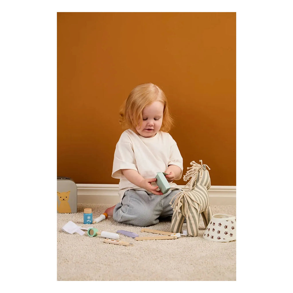 Wooden Veterinary Play Set - Pretend Vet Kit for Plush Toys