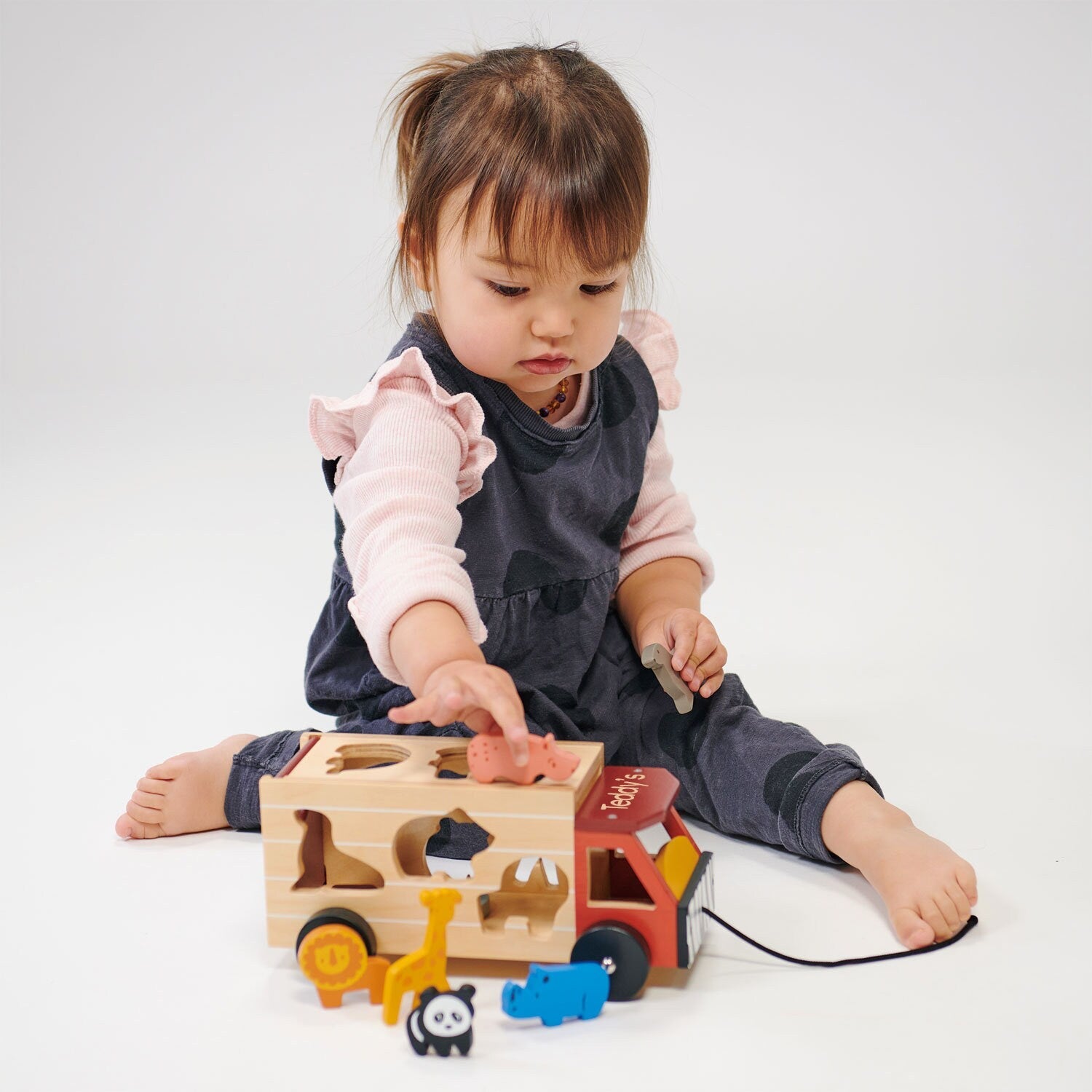 Wooden Shape Sorting Safari Truck - Pull Along Toy - 9 Animals